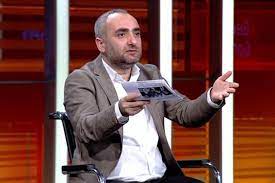 Ismail had at least 1 relationship in the past. Qx8xxykfsdrem