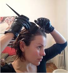 4 Simple Steps To Colour Your Hair At Home Hair Color Techniques At Home Hair Color Boxed Hair Color