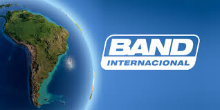 Mesma coisa que vc fazer piada de um guarda enquanto está levando uma multa de trânsito. Band Internacional
