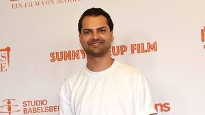 Bluebeari3vip's hottest leaks now. Get free access to her tits and more arousing content.