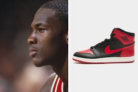 Super Bowl: Marshawn Lynch's Gold Cleats by Soles by Sir