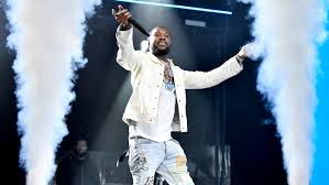 I just wanna see the sun shine tomorrow #dreamchasers #hustler. Whmbutu9u5hw5m