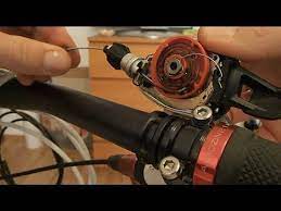 schaltzug wechseln und verlegen umwerfer und schaltwerk workshop youtube fahrrad schaltung schalter zug