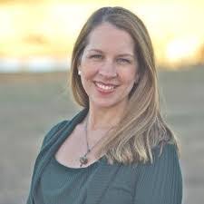 Regina Farris's Instagram, Twitter & Facebook