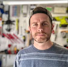 Shelly Knoll's Instagram, Twitter & Facebook