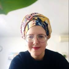 שבוע טוב לכולם!! שמי מור ליזרוביץ בעלת תשובה כ 11 שנים , נשואה פלוס 4 ילדים  מתוקים. מחפשת את דרכי בעולם ההייטק לפרוץ ולפרוץ גבוה , למדתי קורס qa מקיף ,  כולל