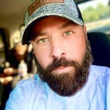 Justin Dewberry's Instagram, Twitter & Facebook