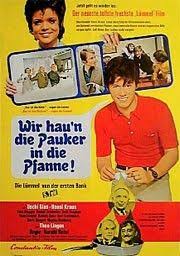 Poster Zum Film Wir Hau N Die Pauker In Die Pfanne Die Lummel Von Der Ersten Bank 5 Teil Ist Eine Deutsche Filmkomodie Lustige Filme Filme Hannelore Elsner