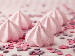 Meringue Tres Facile A La Fraise Recette Recette Meringue Meringue Meringue Aux Fraises