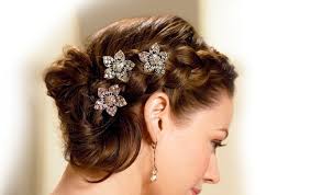 Long hair quinceanera celebration models are considered the best looking hairstyles for a teenage girl. Quince Hairstyles For Short Hair Hairstyles Trends