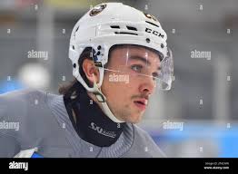 Wears hockey hi-res stock photography and images