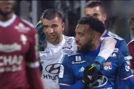 Lyon to win both halves. Fc Metz Ol Match Arrete A La 31e Pour Jets De Petards Sur Le Gardien De Lyon