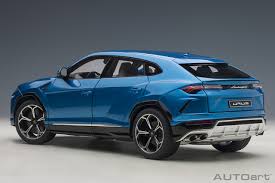Normal torque split is 40% front 60% rear. Lamborghini Urus Blu Eleos Autoart