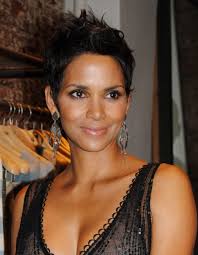 Her acting career also thrived in the 2000s. Halle Berry Wikipediya