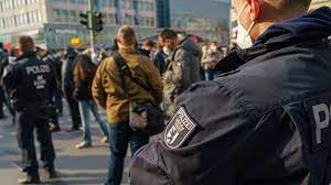 Jun 18, 2021 · 19.06.2021, 01:25h köln. Berlin Erwartet Auch Nach Mehreren Verboten Viele Demonstrationen Rbb24
