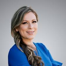 Candice Grigg's Instagram, Twitter & Facebook