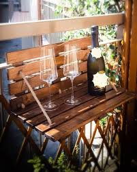 vous avez un petit balcon et que vous voulez l utiliser pour un aperitif avec des amis cette table d table pliante table pliante balcon table balcon suspendue