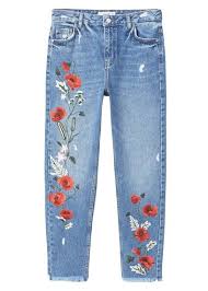 Jean brodé bleu mira mikati. Jean Relaxed Brode Jean Delave By Mango Jeans Brodes Mode Vetements Peints