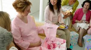 Este juego es perfecto y hará que todo el mundo se muera de risa. Juegos Para Baby Shower Originales Y Divertidos Ebdtb