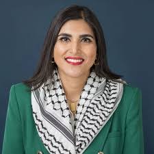 Umna Khan's Instagram, Twitter & Facebook