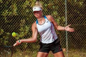 La tenista danesa enfrentaba en su primer duelo de grand slam a. Wta 125k Prag Clara Tauson Moder 15 Arig Tjekkisk Stortalent Mulig 2 Runde Mod Sara Errani