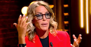 Bernard tapie tente une brève carrière de chanteur avec quelques disques sous le nom de bernard tapy, mais sans succès. Bernard Tapie Malade Ophelie Winter Lui A Conseille Un Medecin Tibetain Fantastique