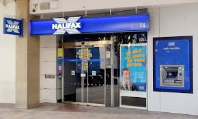 Royal bank of scotland is natwest's sister bank. Halifax Gains 22 000 Current Account Customers After 100 Summer Sweetener This Is Money