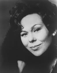 Lisa Lee Dark (@LisaLeeDark)