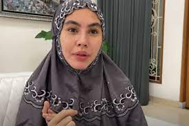 Biodata kartika putri menjadi sebuah pedoman khusus yang menjanjikan sobat para pembaca semuanya perihal biodata artis dan profil artis harianaceh.co.id — hubungan artis kartika putri dengan eric bana iskandar tak berjalan mulus. Habib Usman Bin Yahya Suami Kartika Putri Positif Covid 19