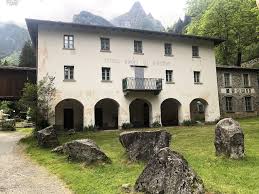 Browse 1993 hotels with 3 stars. Cosa Fare In Val Masino Itinerario Tra Cibo Natura E Paesaggi Mozzafiato In Valtellina Lost In Food