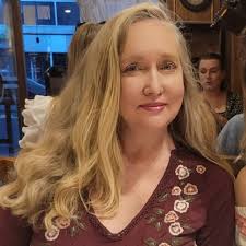 Traci Broussard's Instagram, Twitter & Facebook