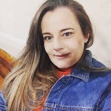 Jessica Melnik's Instagram, Twitter & Facebook