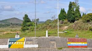 La frontera entre brasil y su vecino en crisis, venezuela, se ha convertido en una importante ruta de migración con la frontera de venezuela y brasil cerrada, así estamos pasando por trocha. Se Mantiene Cerrada La Frontera Entre Venezuela Y Brasil Doble Llave