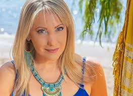 La modelo Abigail Robles participará de la previa de "Cuatro colas y un  funeral"