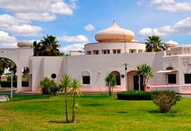 En el corazón de hispalis (sevilla) se emplaza el hostal atenas, una típica casa sevillana con una pintoresca entrada, llena de plantas. Hotel Al Kalat Habitaciones Por Horas Love Rooms