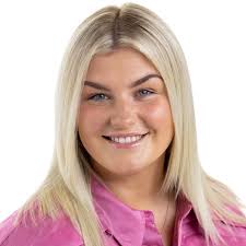 Danielle Stoddart (@danielle.stoddartre) • Instagram photos and videos