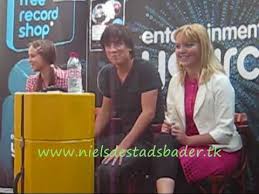 Niels destadsbader is a belgian actor, singer and presenter. Niels Destadsbader Anita Nederlof En Moora Vander Veken In Utrecht Youtube