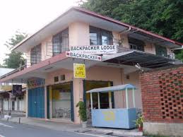 Di laban rata, terdapat tong sampah yang berasingan yang disediakan. Catatan Perjalanan Gunung Kinabalu Life Is A Journey