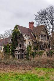 alte villa in frankreich realportico verlassenes haus villa frankreich verwunschene schlosser