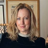 Laura Gamble's Instagram, Twitter & Facebook