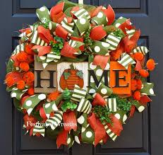 This halloween craft is part of creative crafts halloween edition. 30 Halloween Wreaths Too Cute To Be Scary