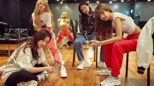 Candies that start with the letter k come in many different shapes, sizes and flavors. K Pop Gruppe Blackpink Hat Wegen Panda Kuscheln Arger Mit Tierschutzern