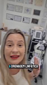 💧 Drenagem Linfática Manual MétodoMichelleTrigo: sua aliada o ano todo,  essencial no verão! ☀️, Você sabia que no verão é comum o corpo reter mais  líquidos? Isso acontece por conta do calor, ...