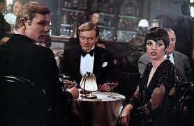 Cabaret is a 1972 american musical drama film directed by bob fosse, and starring liza minnelli, michael york and joel grey. Cabaret 1972 Film Cinema De