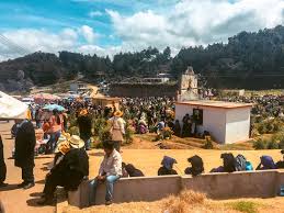Il ne s'agit pas d'un film d'horreur mais d'une sculpture en carton installée à l'occasion de la fête des morts dans une rue du quartier tláhuac à mexico. Comment Celebrer La Fete Des Morts Au Mexique Pendant Votre Voyage Chapka Assurances