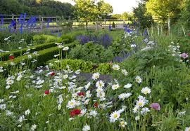 See more of gartenmöbel im landhausstil on facebook. Tipps Zur Gestaltung Eines Landhausgartens Obi Ratgeber