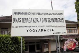 {thr 2019} bebek kremes puri anjasmoro samping nasgor babat akbar 🙏. Disnakertrans Diy Buka Posko Pengaduan Thr 24 Jam Antara News Yogyakarta Berita Terkini Yogyakarta