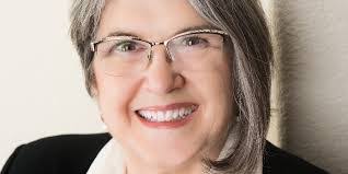 Sandy Hogan's Instagram, Twitter & Facebook