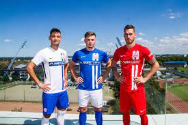 437 likes · 4 talking about this. Hansa Rostock Trainingsauftakt Und Neue Trikots Der Saison 2019 2020 Rostock Heute