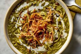 طرز تهيه آش رشته با سبزي خشك با طعم بي نظير! - توماناك